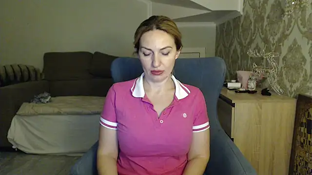 Snapshot of Mallinia chatting on January 8, 2026, 10:12 pm Mallinia online show from January 8, 2026, 10:12 pm