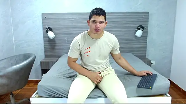 Loony Zion online show from November 3, 2025, 1:01 pm