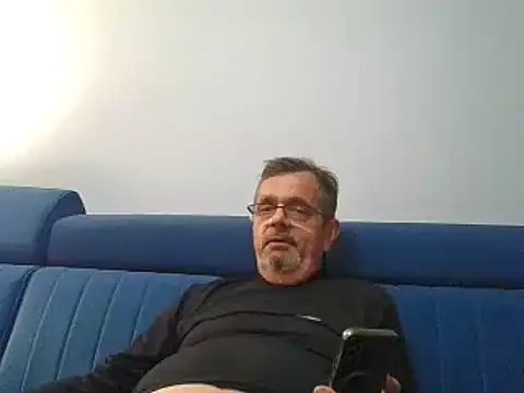 Snapshot of axecoman60 chatting on February 1, 2025, 6:08 pm axecoman60 online show from February 1, 2025, 6:08 pm