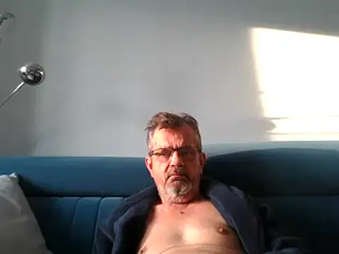 Snapshot of axecoman60 chatting on February 17, 2025, 7:04 am axecoman60 online show from February 17, 2025, 7:04 am