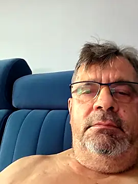 Snapshot of axecoman60 chatting on December 15, 2025, 9:46 am axecoman60 online show from December 15, 2025, 9:46 am