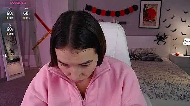 Snapshot of Bellla_Haddid chatting on November 2, 2025, 1:30 am Bellla Haddid online show from November 2, 2025, 1:30 am