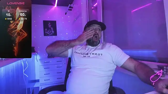 MAGABEAR077 online show from November 28, 2025, 4:42 pm