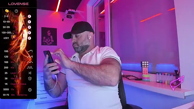 MAGABEAR077 online show from April 6, 2026, 8:32 pm