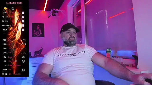 MAGABEAR077 online show from May 19, 2026, 12:44 pm