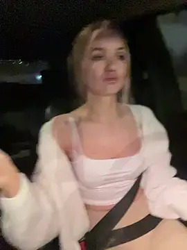 Snapshot of Devill_Angel_ chatting on December 21, 2024, 8:32 pm Devill Angel online show from December 21, 2024, 8:32 pm