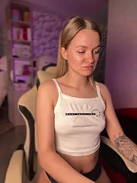 Snapshot of Devill_Angel_ chatting on February 11, 2025, 4:02 pm Devill Angel online show from February 11, 2025, 4:02 pm