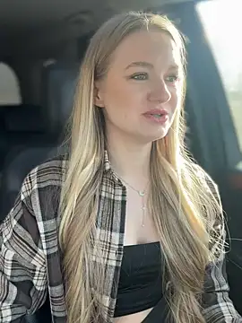 Snapshot of Devill_Angel_ chatting on March 23, 2025, 6:37 am Devill Angel online show from March 23, 2025, 6:37 am