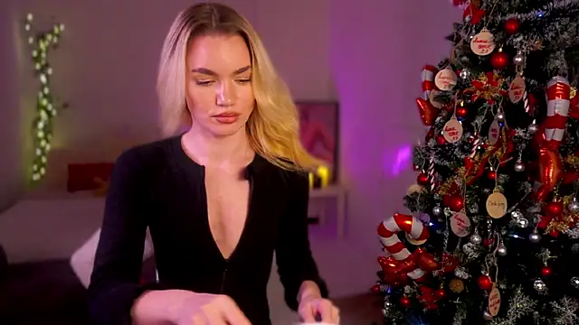 Heidi11 online show from December 25, 2024, 9:54 pm