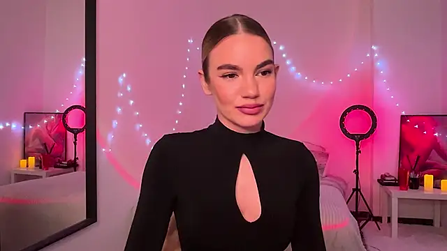 Heidi11 online show from January 12, 2025, 8:03 pm