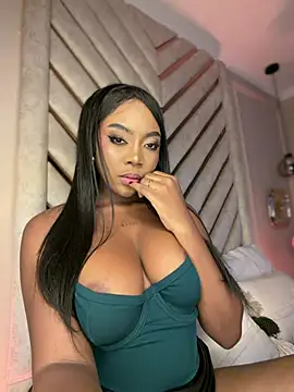 Snapshot of Lola_King chatting on July 8, 2026, 4:39 am Lola King online show from July 8, 2026, 4:39 am