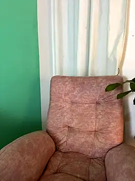 Snapshot of littlemelodi18 chatting on November 3, 2025, 1:19 am littlemelodi18 online show from November 3, 2025, 1:19 am