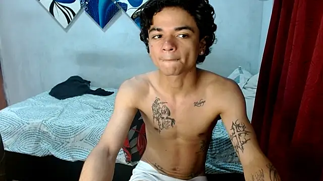 Snapshot of Lovebeng_ chatting on November 17, 2025, 4:18 am Lovebeng online show from November 17, 2025, 4:18 am