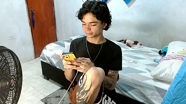 Snapshot of Lovebeng_ chatting on November 29, 2025, 12:57 am Lovebeng online show from November 29, 2025, 12:57 am