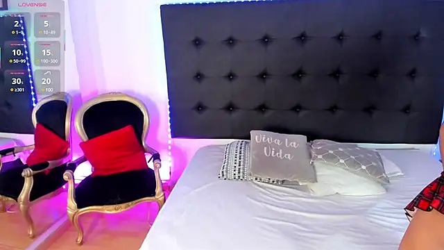 SaraDreamss online show from February 18, 2025, 8:36 pm