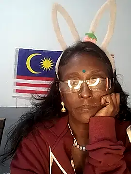 Snapshot of mamakarma1403 chatting on October 22, 2025, 1:44 pm mamakarma1403 online show from October 22, 2025, 1:44 pm