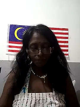 Snapshot of mamakarma1403 chatting on October 27, 2025, 4:22 pm mamakarma1403 online show from October 27, 2025, 4:22 pm