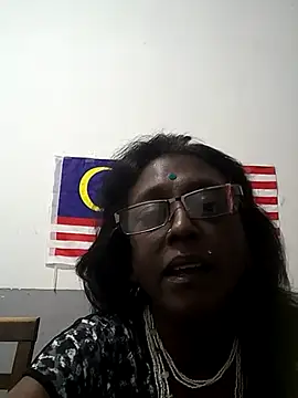 Snapshot of mamakarma1403 chatting on November 3, 2025, 4:41 pm mamakarma1403 online show from November 3, 2025, 4:41 pm