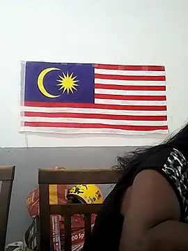 Snapshot of mamakarma1403 chatting on November 4, 2025, 4:44 am mamakarma1403 online show from November 4, 2025, 4:44 am