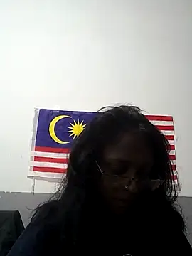 Snapshot of mamakarma1403 chatting on November 6, 2025, 4:41 pm mamakarma1403 online show from November 6, 2025, 4:41 pm