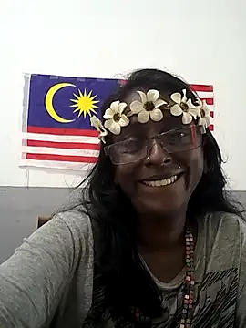 Snapshot of mamakarma1403 chatting on November 10, 2025, 4:11 am mamakarma1403 online show from November 10, 2025, 4:11 am