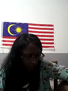 Snapshot of mamakarma1403 chatting on November 15, 2025, 1:29 pm mamakarma1403 online show from November 15, 2025, 1:29 pm