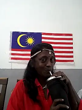 Snapshot of mamakarma1403 chatting on November 17, 2025, 1:44 am mamakarma1403 online show from November 17, 2025, 1:44 am