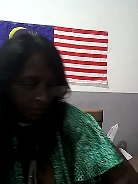 Snapshot of mamakarma1403 chatting on November 19, 2025, 1:00 pm mamakarma1403 online show from November 19, 2025, 1:00 pm