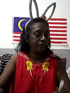 Snapshot of mamakarma1403 chatting on December 5, 2025, 12:03 pm mamakarma1403 online show from December 5, 2025, 12:03 pm