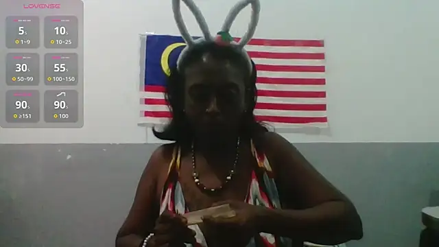 mamakarma1403 online show from February 9, 2026, 1:26 pm