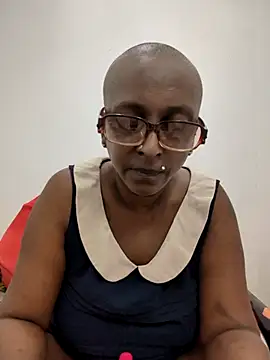 Snapshot of mamakarma1403 chatting on May 19, 2026, 2:01 pm mamakarma1403 online show from May 19, 2026, 2:01 pm