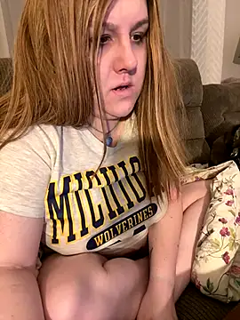 Snapshot of PuckBunny17 chatting on December 23, 2025, 6:33 am PuckBunny17 online show from December 23, 2025, 6:33 am