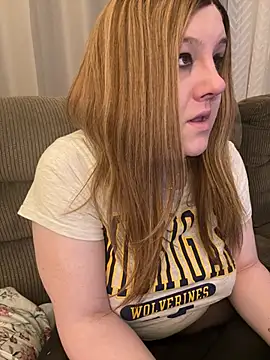 Snapshot of PuckBunny17 chatting on February 24, 2026, 4:21 am PuckBunny17 online show from February 24, 2026, 4:21 am