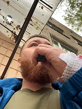 Snapshot of Artur6663 chatting on October 21, 2025, 8:04 am Artur6663 online show from October 21, 2025, 8:04 am