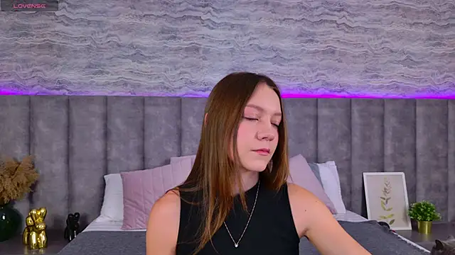 Snapshot of AliceBrayan chatting on March 23, 2025, 5:10 am AliceBrayan online show from March 23, 2025, 5:10 am