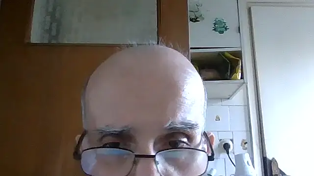 Snapshot of mariusica1@xh chatting on July 10, 2026, 4:42 pm mariusica1xh online show from July 10, 2026, 4:42 pm