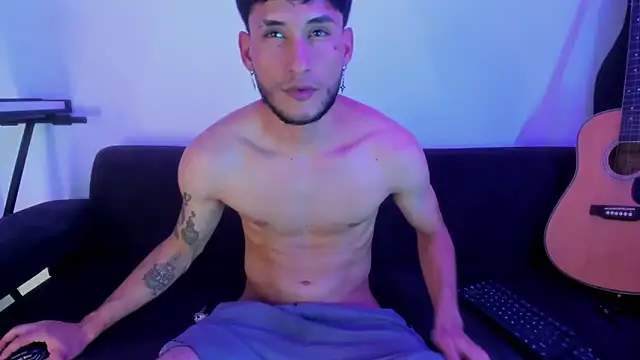 Henrikk senn online show from December 1, 2025, 8:25 pm