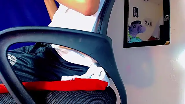 nicol gill  online show from January 7, 2025, 5:20 pm