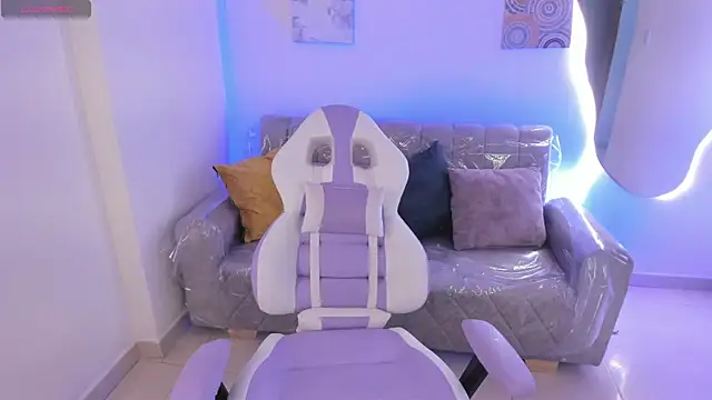 Snapshot of Charlotte_cowell_sub1_ chatting on October 22, 2025, 5:13 pm Charlotte cowell sub1 online show from October 22, 2025, 5:13 pm