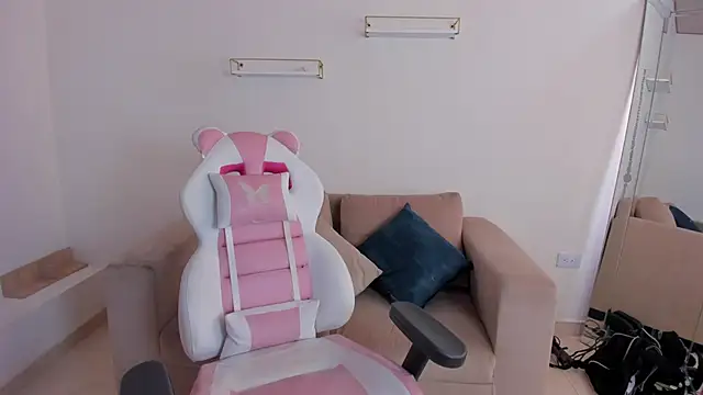 Snapshot of Charlotte_cowell_sub1_ chatting on October 23, 2025, 3:55 pm Charlotte cowell sub1 online show from October 23, 2025, 3:55 pm