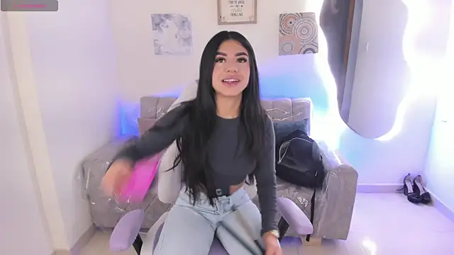 Snapshot of Charlotte_cowell_sub1_ chatting on December 2, 2025, 3:29 pm Charlotte cowell sub1 online show from December 2, 2025, 3:29 pm