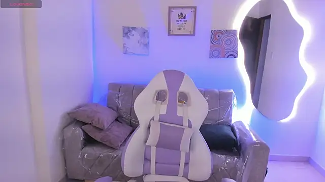 Snapshot of Charlotte_cowell_sub1_ chatting on December 17, 2025, 5:08 pm Charlotte cowell sub1 online show from December 17, 2025, 5:08 pm