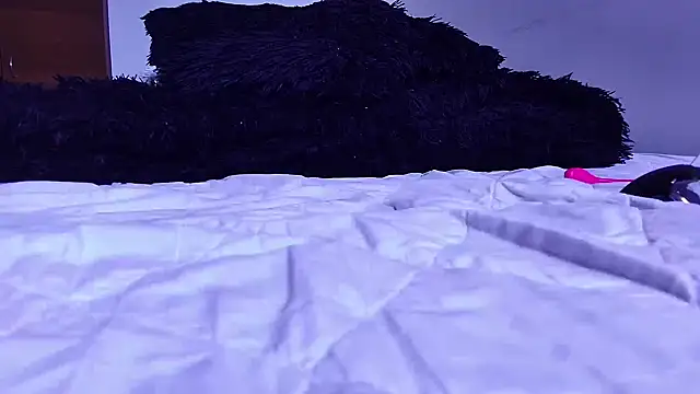 bellatrix25 online show from March 17, 2025, 9:55 pm