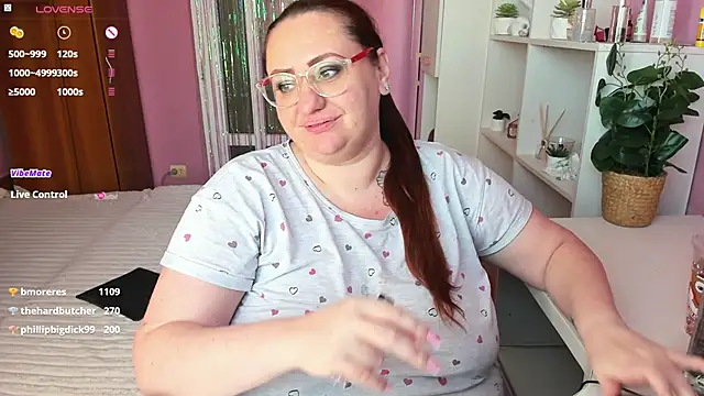 Snapshot of lovely_adelle chatting on March 7, 2025, 12:23 pm lovely adelle online show from March 7, 2025, 12:23 pm