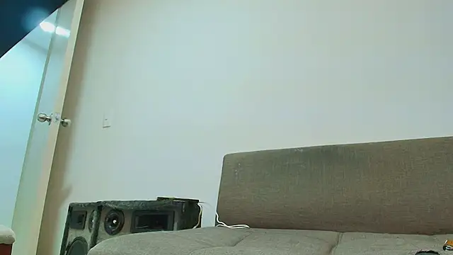 Snapshot of thomas_gun chatting on May 1, 2026, 2:05 am thomas gun online show from May 1, 2026, 2:05 am