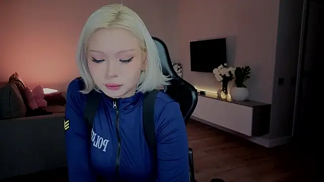 RileyMee online show from January 10, 2026, 3:41 am