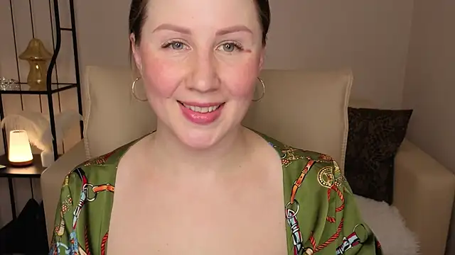Snapshot of Helens_love chatting on April 20, 2026, 8:50 am Helens love online show from April 20, 2026, 8:50 am