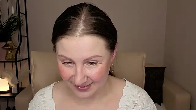 Snapshot of Helens_love chatting on May 4, 2026, 9:05 am Helens love online show from May 4, 2026, 9:05 am