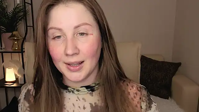 Snapshot of Helens_love chatting on May 5, 2026, 8:55 am Helens love online show from May 5, 2026, 8:55 am