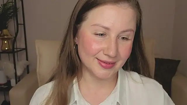 Snapshot of Helens_love chatting on June 10, 2026, 2:45 am Helens love online show from June 10, 2026, 2:45 am